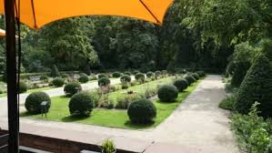 Der englische garten gehört weltweit zu den größten innerstädtischen parks und ist sogar größer als der central park in new york: Teehaus Im Englischen Garten Blick Von Terrasse Bild Restaurant Teehaus Im Englischen Garten In Berlin Mitte