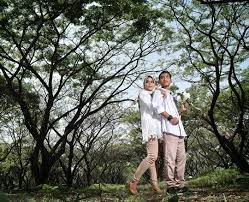 Prewedding outdoor couple for android apk download via apkpure.com. 7 Tempat Di Surabaya Ini Bikin Foto Prewed Mu Keren