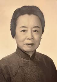 Zhang Youyi's Qipaos and Family Photographs