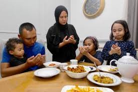 Alquran menyebutkan, dan berzikirlah kepada allah pada hari yang telah ditentukan jumlahnya (qs al baqarah ayat 203). Besar Ganjaran Menanti 10 Malam Pertama Zulhijjah Rugilah Sesiapa Tak Rebut Peluang Ini Ad Din Mstar
