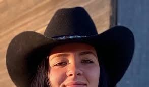 Evie Davidson's Instagram, Twitter & Facebook