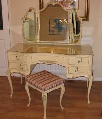 Some buyers have this nasty tendency of buying when buying antique dressing tables it is important that you know your stuff or you know someone you trust that do know this stuff. Antiques Atlas Louis Dressing Table Stool
