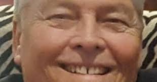 Kari Freer's Instagram, Twitter & Facebook