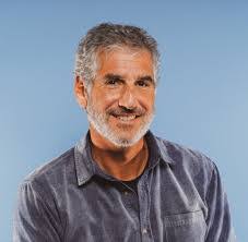 Robert Hurlstone's Instagram, Twitter & Facebook