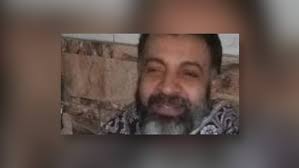 كشف أحمد سيد، أحد سكان منطقة الفلاحة بمنطقة المرج، تفاصيل مقتل نجار على يد سائق، إذ تبين أن الواقعة حدثت رابع أيام العيد قبل أذان المغرب بدقائق الناس كلها كانت في بيوتها، فجأة لقينا صراخ في الشارع. 2xylb92mz1zh6m