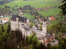 What are the most popular castles in germany? Romantic Disney Like Schloss Neuschwanstein Castle Munich