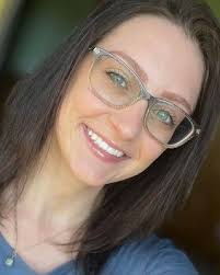 Amanda Prendergast's Instagram, Twitter & Facebook