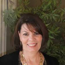 Janet Benoit (@NahasBenoit)