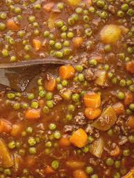 Sprinkle paprika evenly over the meat. Ground Beef Stew Together As Family