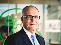 Steve Hare's Instagram, Twitter & Facebook