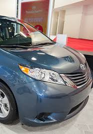 How much does it cost to replace the windshield on a Toyota Sienna? - Ram Auto Glass