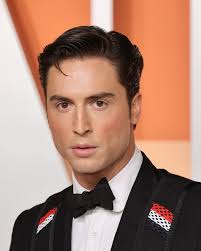 Benito Skinner (@bennydrama7) • Instagram photos and videos