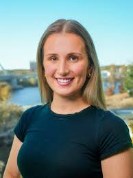 Mary Thelen's Instagram, Twitter & Facebook