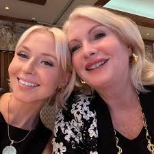 Miranda Oswald (@mirandaoswaldrealtor) • Instagram photos and videos