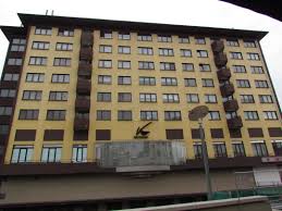 Attraktive wohnhäuser zum kauf für jedes budget, auch von privat! Datei Neunkirchen Bahnhofstr 51 53 Corona Haus Fcm Jpg Wikipedia