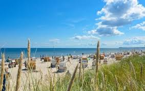 Ostsee Strand Von Karlshagen Auf Usedom Foto Dunencamp Meckpomm Urlaub Ferien Sommer Strand Usedom Urlaub Urlaubsorte