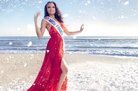 Miss France Alicia Aylies Dans Le Prochain Paris Match Blanchie Par Le Photographe Ou Paris Match Miss France Alicia Aylies Robe De Soiree Longue