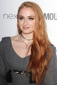 After months as a bombshell blonde (her natural color, mind you). Sophie Turner S Hairstyles Hair Colors Steal Her Style Page 2