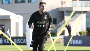 También habló de messi el dt de chile. Seleccion Argentina Por Que Leo Messi No Podra Ver La Final De La Uefa Champions League Marca Claro Argentina