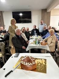 ΤΑ - Η ΚΟΠΗ ΤΗΣ ΠΙΤΑΣ 6/2/2026 ΤΟΥ ΠΑΝΕΛΛΗΝΙΟΥ ΣΥΛΛΟΓΟΥ ΙΑΜΑΤΙΚΩΝ ΠΗΓΩΝ ΚΑΙ ΛΟΥΤΡΟΠΟΛΕΩΝ  ΕΛΛΑΔΑΣ ΣΕ ΚΟΣΜΙΚΗ ΤΑΒΕΡΝΑ ΤΗΣ ΤΟΥΜΠΑΣ ΓΕΙΑΣ ΤΡΙΝΔΡΙΑΣ 1 ΜΕ ΤΗΝ ΠΑΡΟΥΣΙΑ  ΜΕΛΩΝ ΚΑΙ ΦΙΛΩΝ ΤΟΥ ΣΥΛΛΟΓΟΥ | Facebook