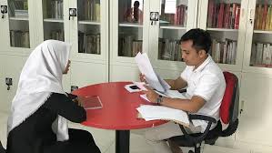 Setelah aku cari cari info, untuk berkarir di bank umumnya memang melalui jalur frontliner. Inilah Contoh Pertanyaan Interview Bank Bri Bca Bni Mandiri 2021