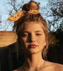 Loving This Look In 2020 Crimped Hair Hair Styles Scarf Hairstyles