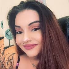 Tabitha Tuttle's Instagram, Twitter & Facebook