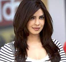 Women with round faces should avoid 10 Best Haircuts For Round Face