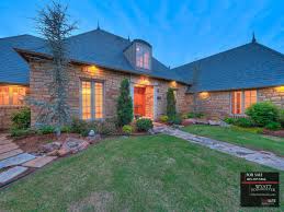 Edinborough Pointe In Edmond Oklahoma With 5 Car Garage 1614 Manchester Ave Edmond Ok 73034 Www 1614man Luxury Homes House Styles Keller Williams Realty