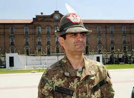 Il commissario all'emergenza covid ha prima aperto all'ipotesi in un'intervista a 24 mattino su radio 24, per poi inviare una. Chi E Il Generale Figliuolo Commissario Covid Eta Carriera Vita Privata