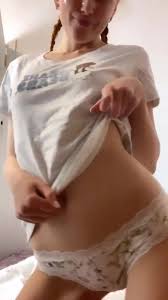 Boner Material: Showing her tiny booty - Porn GIF Video | nebyda.com