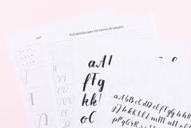 Generell ist ein buch zum handlettering lernen nur dann geeignet, wenn du vollumfassend über das thema handlettering, brushlettering und teilweise. Wie Fange Ich Mit Handlettering An Tipps Fur Anfanger