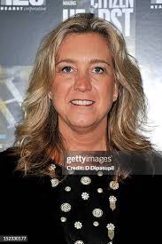 1,021 Leslie Hearst Photos & High Res Pictures