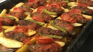 Izmir Kofte Tarifi Iftara Misafir Varsa Imdadiniza Yetisecek Enfes Lezzet Kofte Etli Yemek Tarifleri Yemek