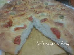 Una volta mescolati tutti gli ingredienti otterrete un impasto molto liquido. Focaccia Velocissima Bimby
