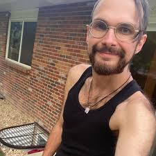 Did you hear the big news? Kraft-Heinz and General Mills are both dropping  all artificial dyes by 2027. Here are their major products that will be  reformulated without artificial dyes... so keep