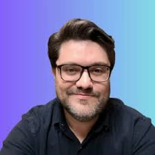 Hoje, em tom de elegia, homenageio meu amigo Rogério Tomaz, que nos deixou  há um ano, em 3/1/2023. Meu texto não será em verso, mas em prosa,  misturando ode e memórias... Apesar