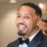 Benjamin Wells's Instagram, Twitter & Facebook