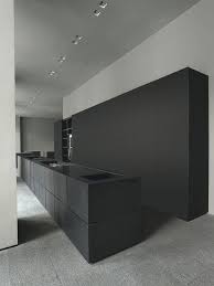 Black And White Kitchen Matt Minimal Doesn T Always Have To Be White Like This Beautiful Minimal Minotti Cucine Kitchen Matt Kitchen Inspiration Design Black Kitchens Minimalist Kitchen