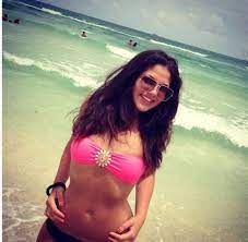 Evelin gáspár was born on june 15, 1994 in salgótarján, hungary. Gaspar Evelin 47 Eves Milliardossal Jar 24 Hu