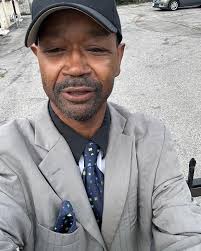 Robert Calloway Jr.founderceo (@jr.robertcalloway) · Los Angeles, CA