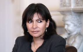Anne Hidalgo maintient ses propos sur la «filiation historique du FN»