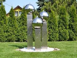 20 Ideen Fur Wasserspiele Fur Garten Seele Verstand Harmonisieren Garten Wasserspiel Garten Wassergarten