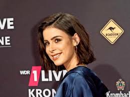 Sie und ihr langzeitfreund max von helldorff haben sich nach acht jahren getrennt. Lena Meyer Landrut Wieder Single Trennung Von Max Nach Acht Jahren