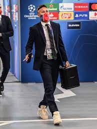 Check out the latest newmar hair ideas and hairstyles from blonde mullets to mohawks, undercuts. Neymar Walking Into The Cl Final Sneakers