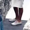 But in typical harry, uh, style, he added red chelsea boots embroidered with dragons, giving him that necessary flare. Https Encrypted Tbn0 Gstatic Com Images Q Tbn And9gcsaeomee Umdk4ydh7cshmzum5md2nbanstysy86 S Usqp Cau
