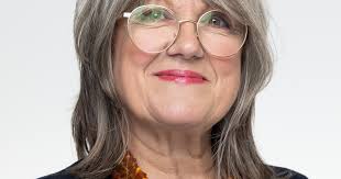 Lilian Barton's Instagram, Twitter & Facebook