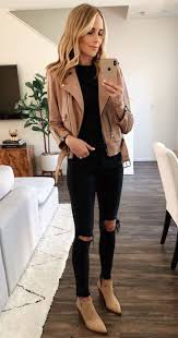 Woman Black Jeans And Brown Boots Brown Ankle Boots With Black Jeans And Brown Leather Jacket In 2020 Black Boots Outfit Jeans Outfit Women Leather Jacket Outfits