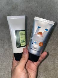 Saat ini, produk sunscreen untuk kulit berjerawat tersedia dalam banyak varian. Syameel On Twitter Korang Tahu Tak Cara Memilih Sunscreen Yang Betul Selamani Mesti Korang Main Beli Je Tak Pernah Kisah Pon Pasal Texture Whitecast Ingredient Atau Spf Kan