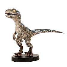 What makes jurassic world's blue different. Baby Blue Life Size Statue 1 1 Jurassic World Das Gefallene Konigreich 61 Cm Sci Fi Corner